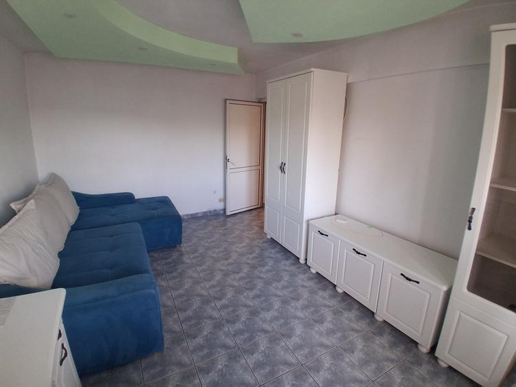 PACURARI PETRU PONI 2 CAMERE DECOMANDAT 60 MP BLOC 1984  COD 162702