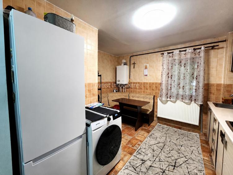 Apartament 2 camere decomandat, parter înalt, Podu Iloaiei – zonă centrală - 8