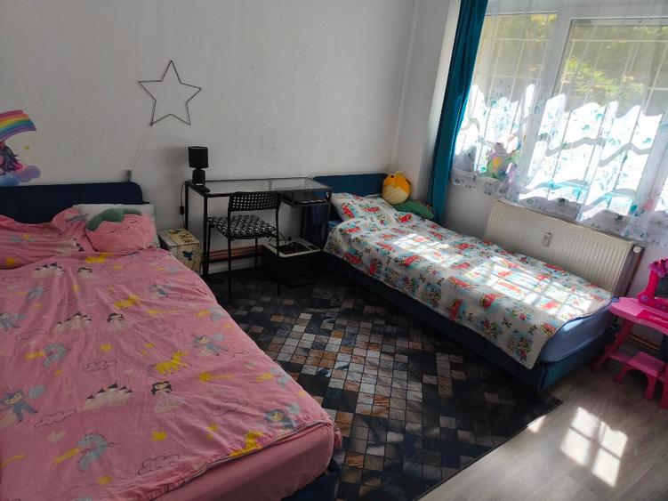 Apartament cu 3 camere - decomandat - 4 statii de stb pana la Piata Sudului