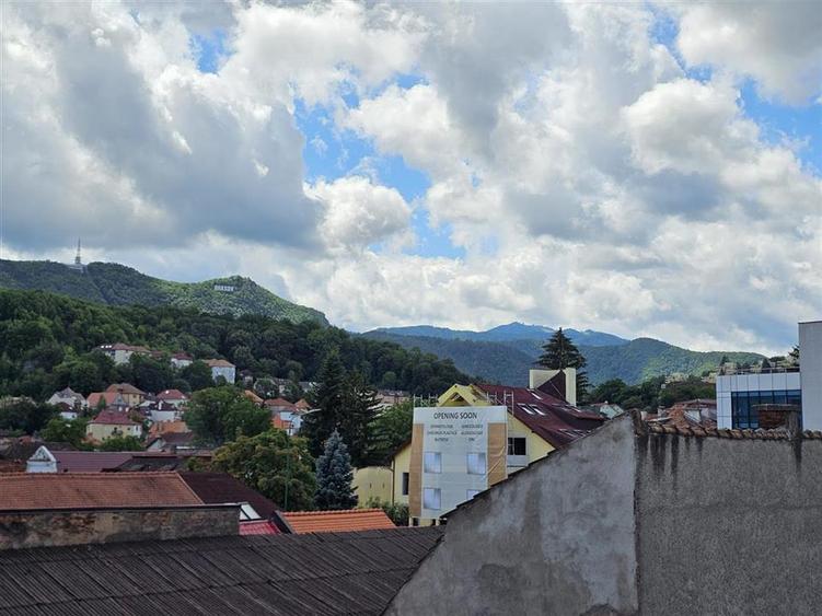 Studio modern Avram Iancu