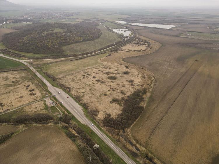Teren extravilan in Ineu