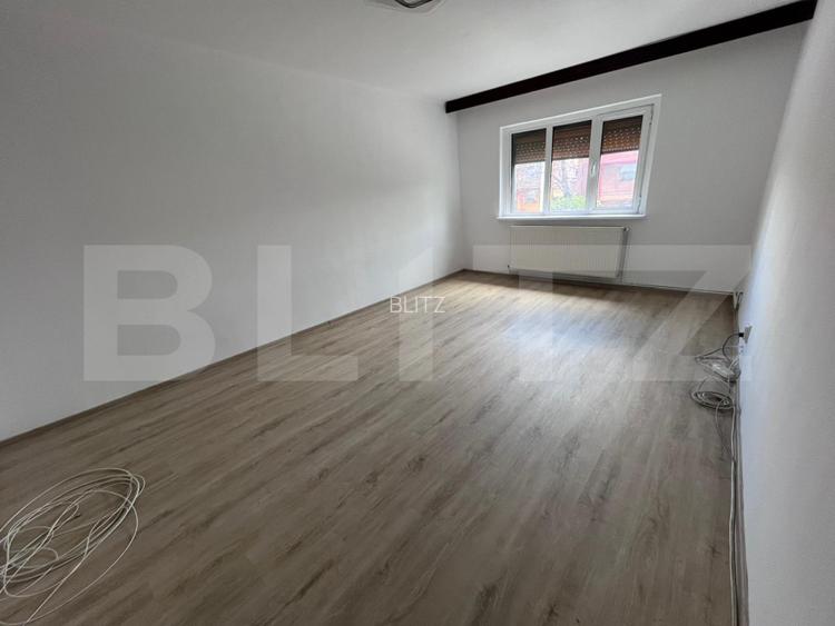 Apartament decomandat, 52 mp, zona Rovine - 2