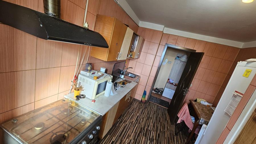 Blv BUCURESTI - decomandat |57 mp utili | Vedere bulevard