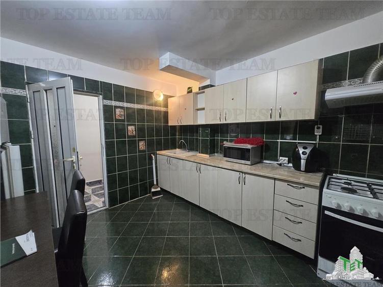 Apartament 3 camere foarte spatios, cu centrala proprie, in zona Pacii, cartier