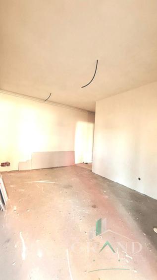 Oportunitate ! Apartament 4 Camere | Semifinisat | Logie 10 MP | Floresti