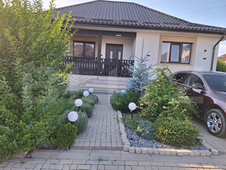 Casa individuala, 98 mp, 4 camere, 4 ari teren, zona Sfantu Ilie
