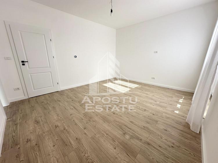 Duplex cu 5 camere si 3 bai, 300mp teren complet finisat in Giroc.