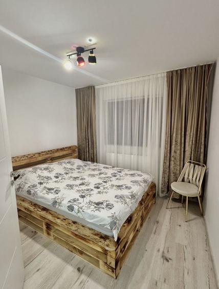 Apartament 3 camere| etaj 2| 65 mp| zona Piața Cetate