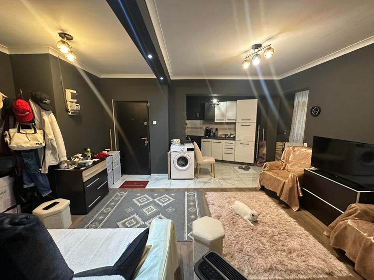 2 camere renovat | Piața Romană–B-dul Bălcescu | Etaj 1/ Renovated Piața Romană