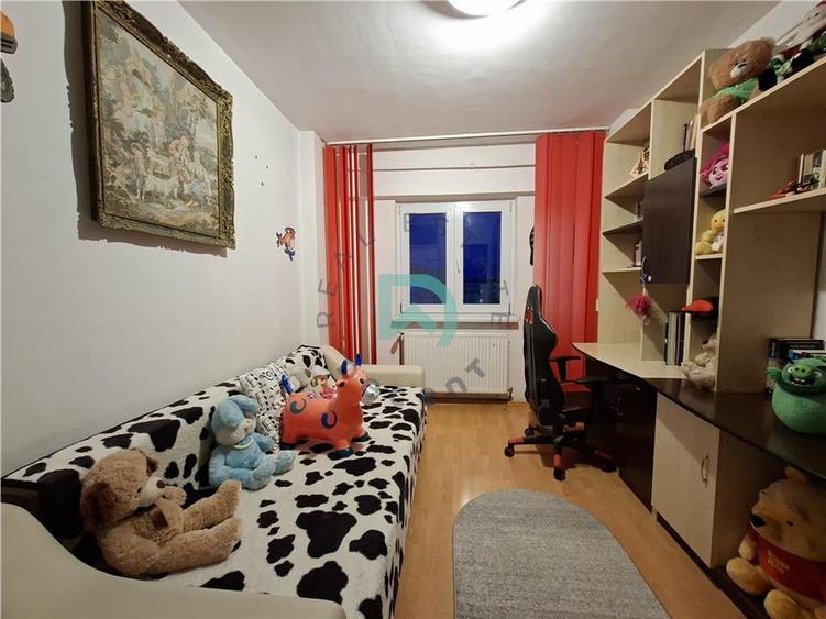 Apartament 3 camere Judetean, Brasov