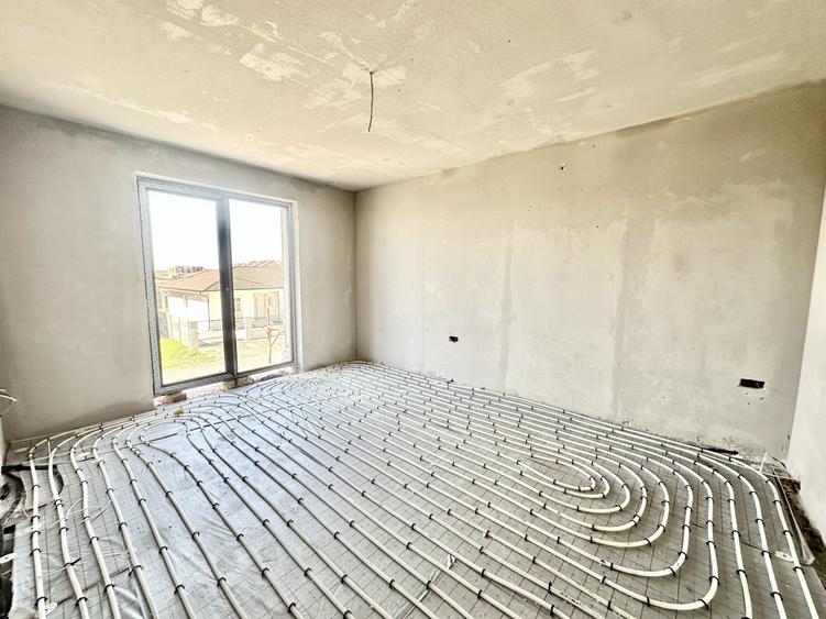 Duplex despartit prin camera tehnica | 4 camere | 115 mp utili | Drumul Boilor