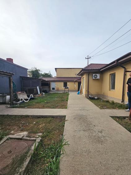 CASĂ RENOVATĂ ȘI MOBILATĂ | 300 MP - KM 4