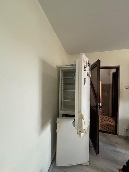Apartament 2 camere Delfinului, decomandat, centrală proprie, pet friendly
