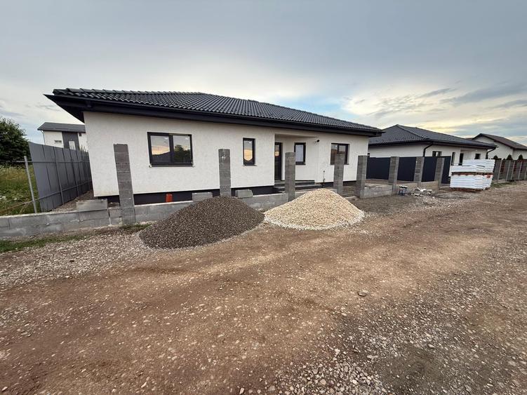 Casa-4-Camere-112mp-Curte-410mp-Izvor-Tarlungeni-Brasov