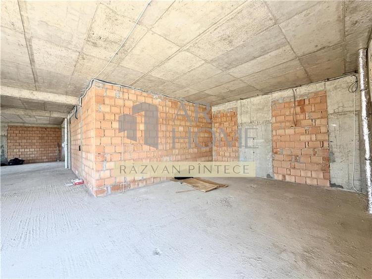 Spatiu comercial 248,6 mp, parcare, Nord Cartier Albert, Ploiesti