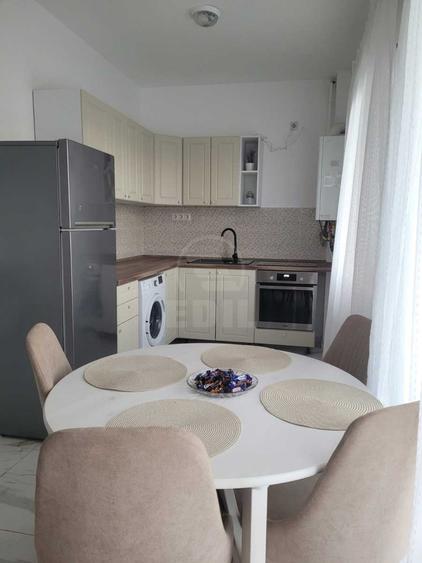 Apartament de 2 camere, zona centrala, Floresti