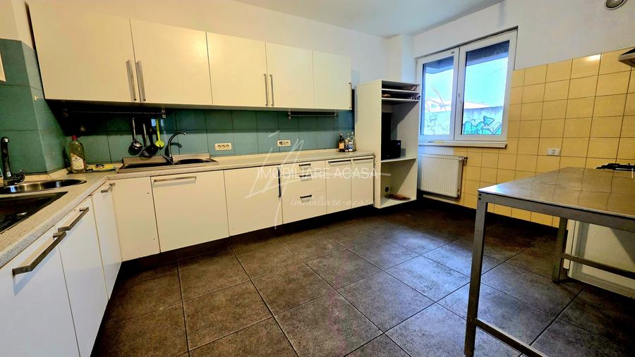 Apartament cu 5 camere-239 mp.+ terasa 358 mp. Prelungirea Ghencea 281- parter - 31