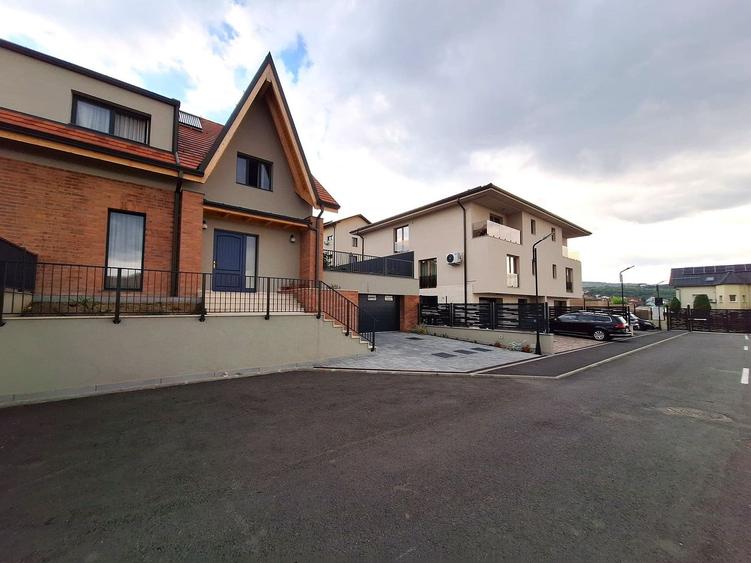 Casă cu finisaje și dotări premium