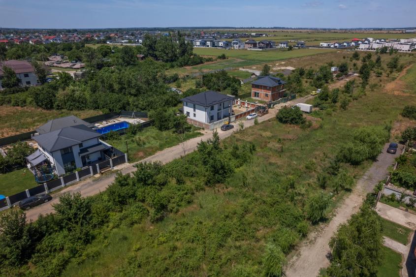 DOMNESTI - FORTULUI, TEREN CONSTRUCTII 407 MP, FRONT 26 M !