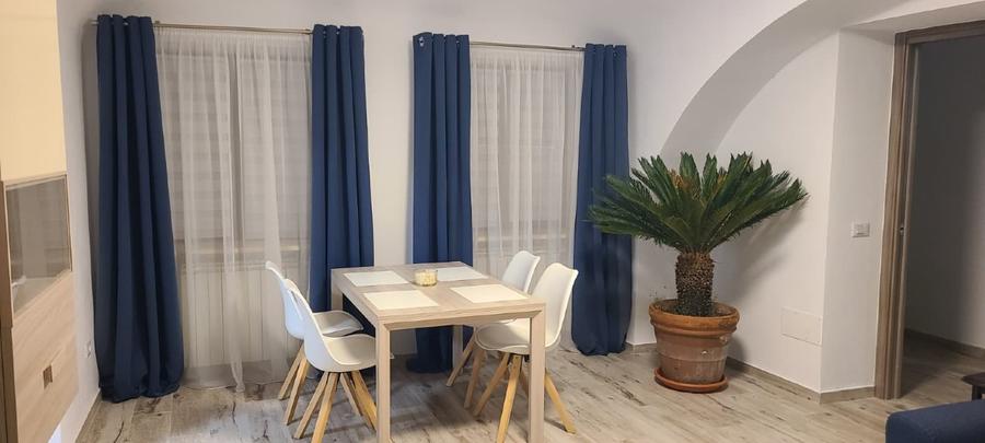 Ap 2 camere la casa, utilat si mobilat,zona centrala a Brasovului
