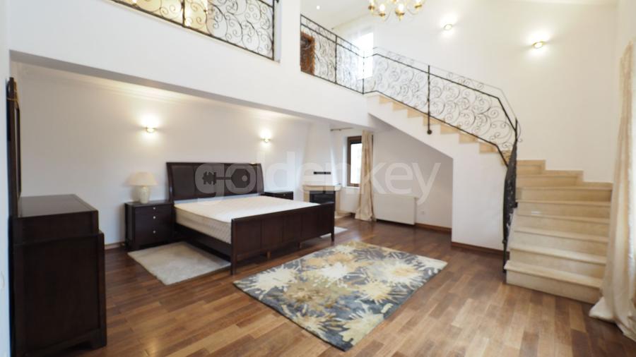 Vilă superba cu 8 camere, mobilata modern, piscina