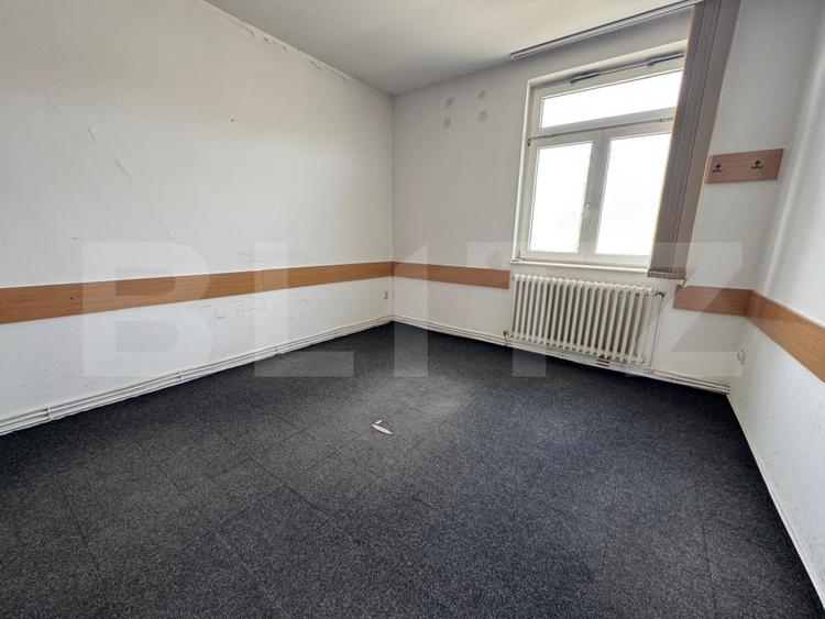 Spațiu Comercial / Birouri de Închiriat – 140 mp – Deva Central
