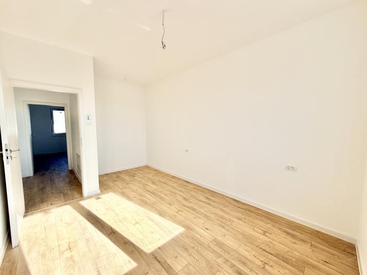 Duplex 4 camere izolat fonic - pozitie excelenta - cartier asfaltat - Mosnita