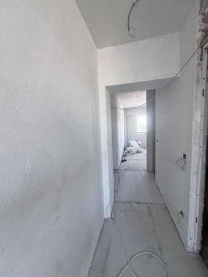 APARTAMENT SPATIOS CU VEDERE PE 2 PARTI
