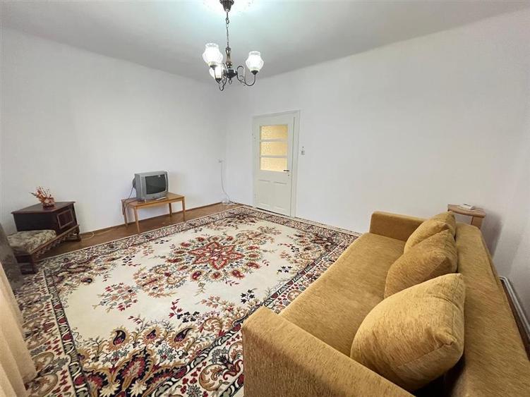 Casa individuala 4 camere si curte zona Lupeni