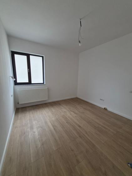 Vila individuala 5 camere, 4 bai, teren 230 mp - Bragadiru Mc Donald's