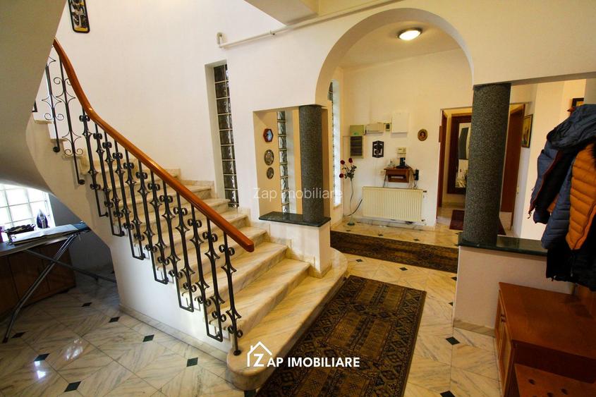Unirii - Casa Zona Romcab -  400mp - 1259 mp teren - Garaj dublu - piscina - 24
