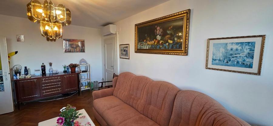 3 camere ultracentral – Piata 700, 66 mp, centrala + AC noi, vedere superba