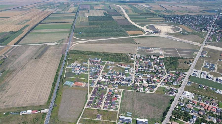 Teren de vanzare pe E 85 langa Autostrada A7 Focsani