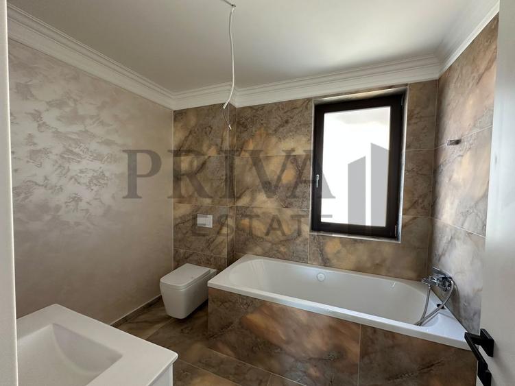 Casa insiruita, bucatarie inchisa, 3 camere, 2 bai, Giroc