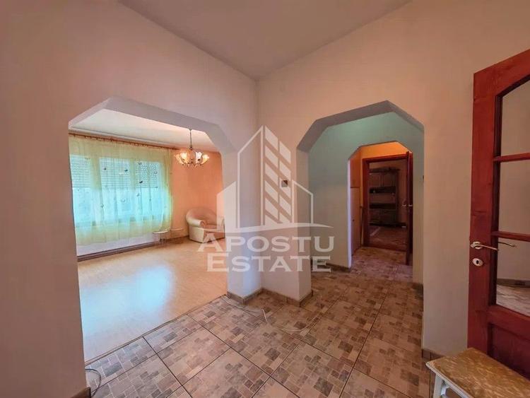 Apartament 3 camere de inchiriat, centrala proprie, zona ISHO, Timis