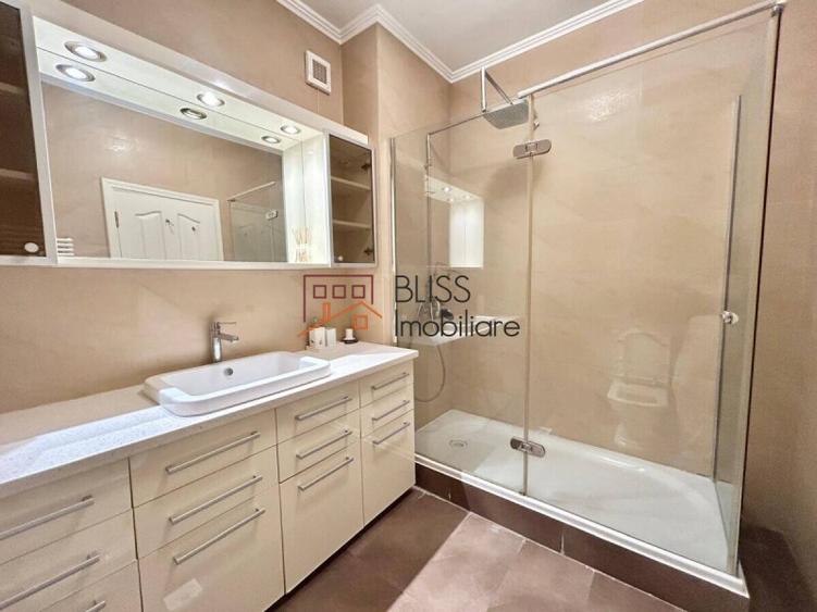 Vila duplex cu 3 dormitoare si curte privata