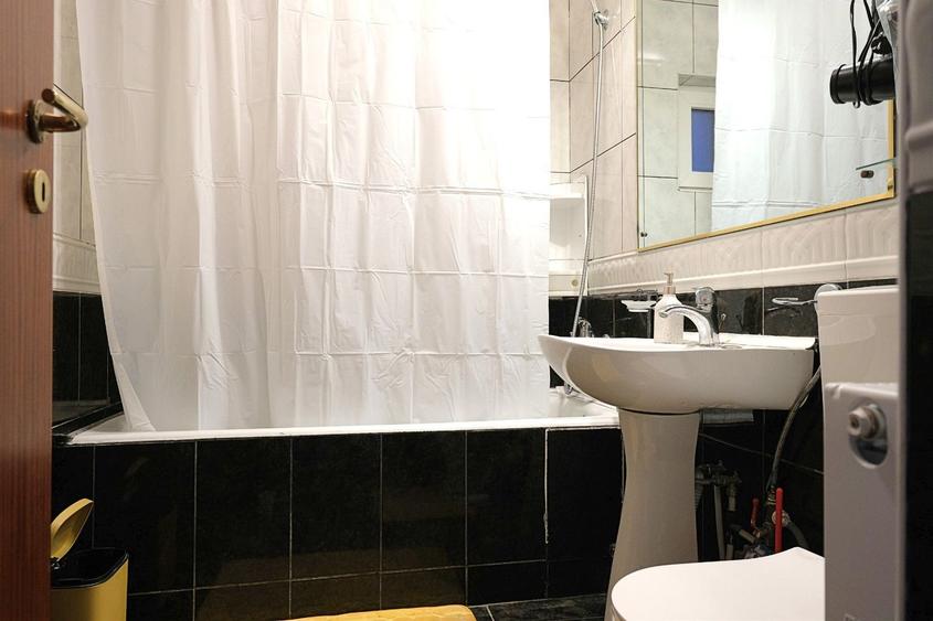 BANEASA-Str. Marinarilor, apartament 2 camere decomandate cu centrala