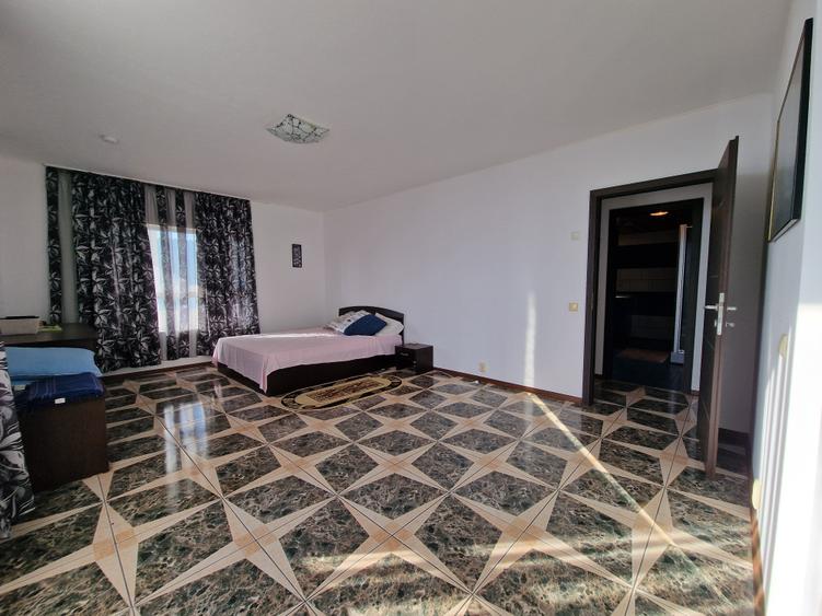 Hala 440mp, Apartamente 340mp, Garaj, teren 1500mp, acces facil-460.000euro