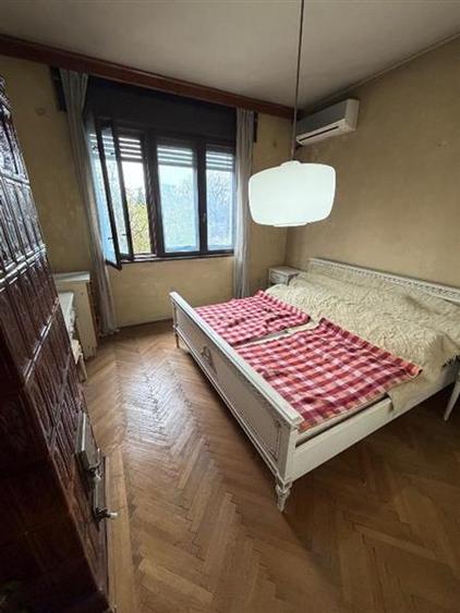 Piata Romana, apartament 3 camere, garaj in proprietate, eajul 2/3