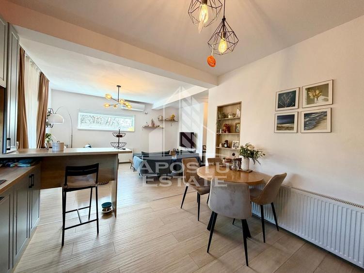 Jumatate de Duplex de vanzare, panouri solare, 95 mpu, Sanandrei