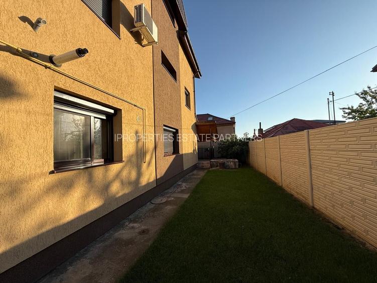 Vila 7 Camere 4 Locuri de Parcare Curte - 3