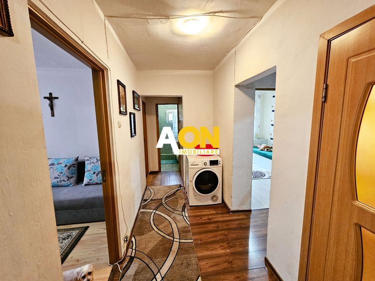 Apartament 4 camere, 2 balcoane, 2 bai, 79 mp utili, zona Closca