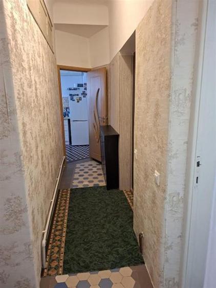 Apartament 3 camere in vila, etajul 1/S+P+1+M, zona Stefan cel Mare