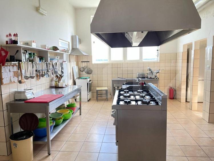 Afacere la cheie! Pensiune cu restaurant la DN7, 22 camere, teren 10000 mp!