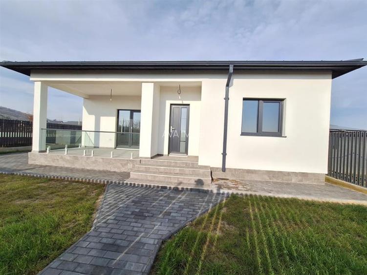 Casa parter, 72 mp, teren 270 mp, 3 camere, zona Hemeius - 25