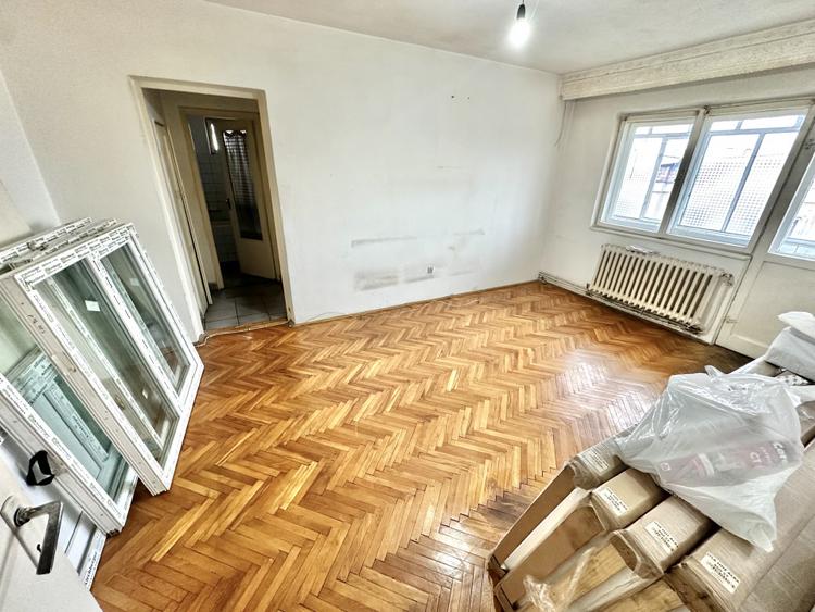 APARTAMENT 2 CAMERE I CETATE ZONA CLOSCA I NERENOVAT I BLOC CARAMIDA I