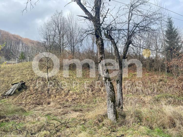Teren intravilan de vânzare – 1355 mp | Utilități pe teren