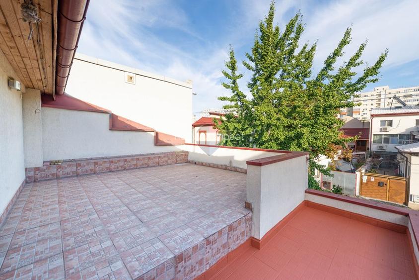 Casa de vanzare, 138 mpu, 244 teren, curte, garaj,  Cartierul Domenii - 24