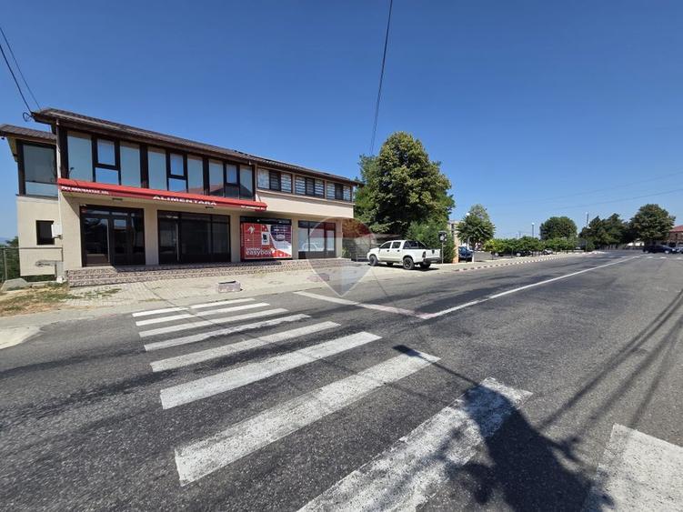 Spațiu Comercial de Închiriat langa primaria Golesti