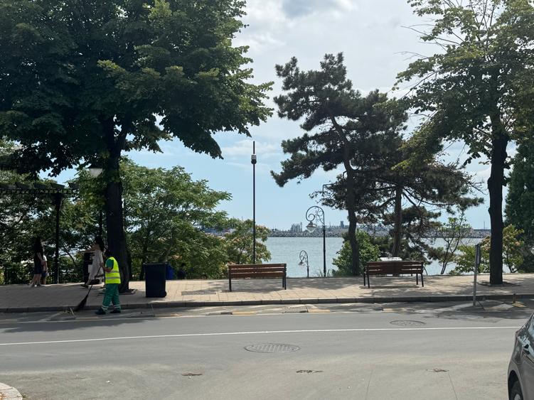Apartament cu două camere vedere la mare zona Cazino